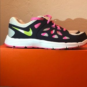 Nike girls 3y sneakers NIB
